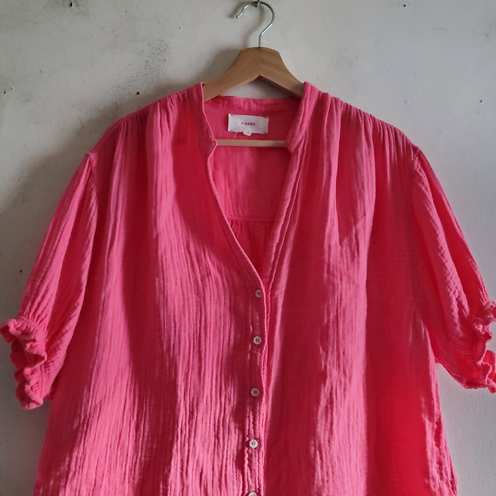 XiRENA Vibrant Pink Blouse Size Small.